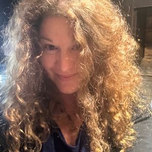 Meet your Posher, Mercedez